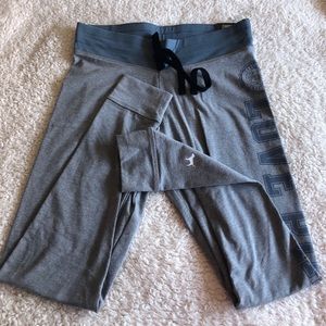 NWT PINK VS Campus Leggings. Size M